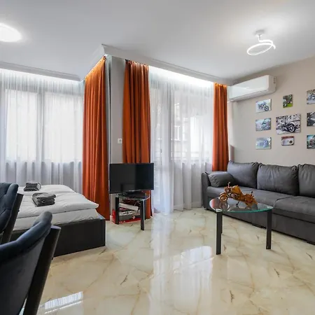 Moto Retreat I Central Studio I Free Parking Daire